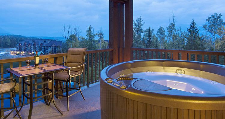Private hot tubs in some units - image_3